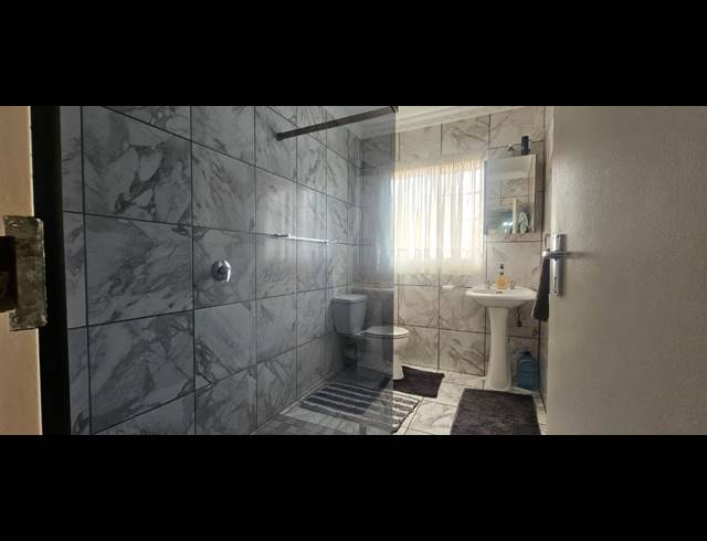 3 BEDROOM TOWNHOUSE FOR SALE IN SAFARI GARDENS